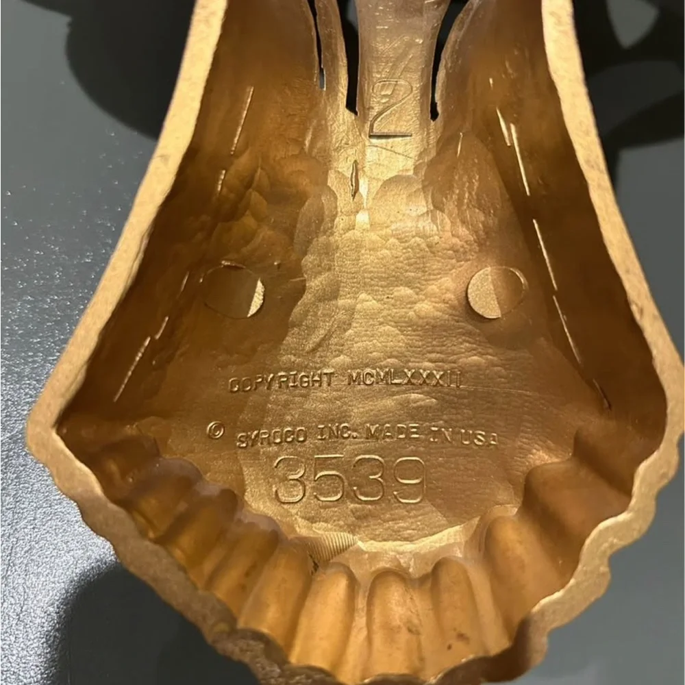 Vintage Syroco Elegant Gold Wall Sconce